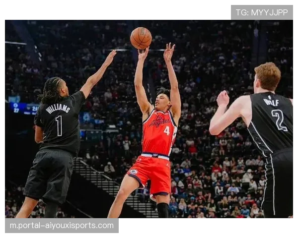 伦纳德单节18分奠定比赛基调 快船开局进攻爆发力对控场的意义 伦纳德单节18分奠定比赛基调 快船开局进攻爆发力对控场的意义